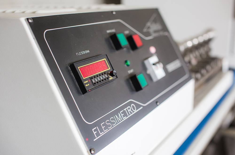 Ebro Chemicals - Laboratorio Prove Fisiche Flessimetro
